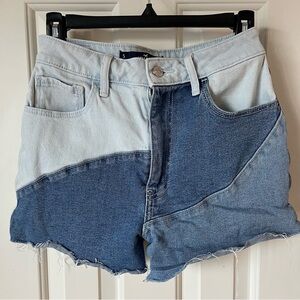 Hollister Ultra High-Rise Mom Short 3”